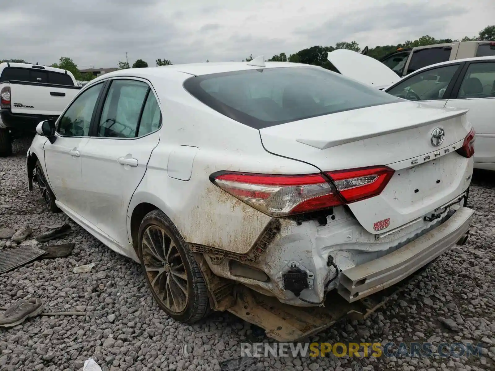 3 Photograph of a damaged car 4T1M11AK1LU397408 TOYOTA CAMRY 2020