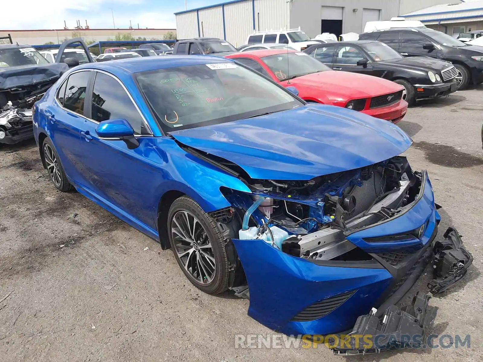 1 Photograph of a damaged car 4T1M11AK1LU400467 TOYOTA CAMRY 2020