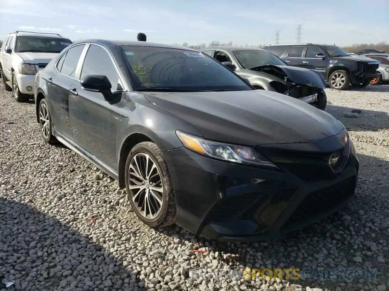 1 Photograph of a damaged car 4T1M11AK1LU501203 TOYOTA CAMRY 2020