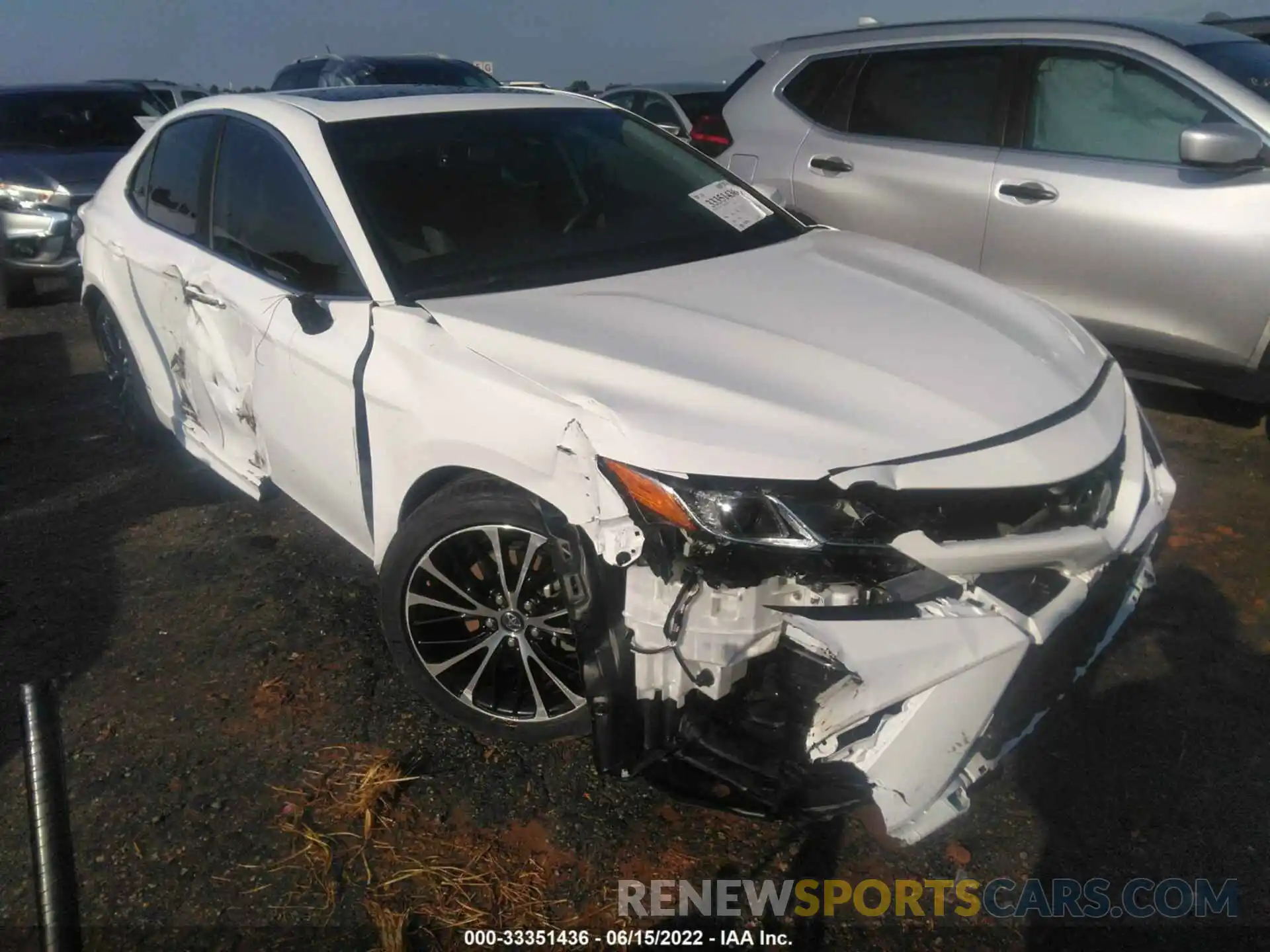 1 Photograph of a damaged car 4T1M11AK1LU864066 TOYOTA CAMRY 2020