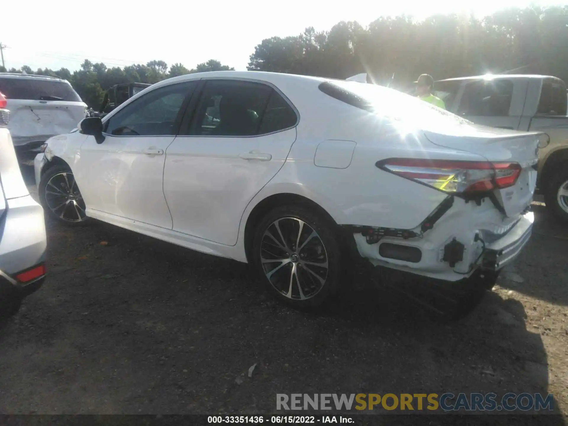 3 Photograph of a damaged car 4T1M11AK1LU864066 TOYOTA CAMRY 2020