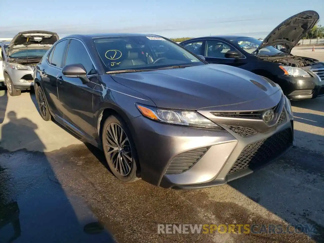 1 Photograph of a damaged car 4T1M11AK1LU871163 TOYOTA CAMRY 2020