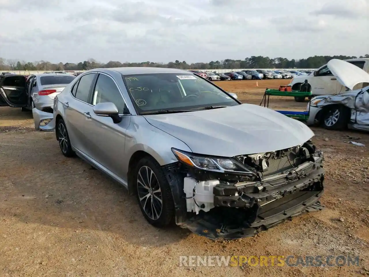 1 Photograph of a damaged car 4T1M11AK1LU890540 TOYOTA CAMRY 2020