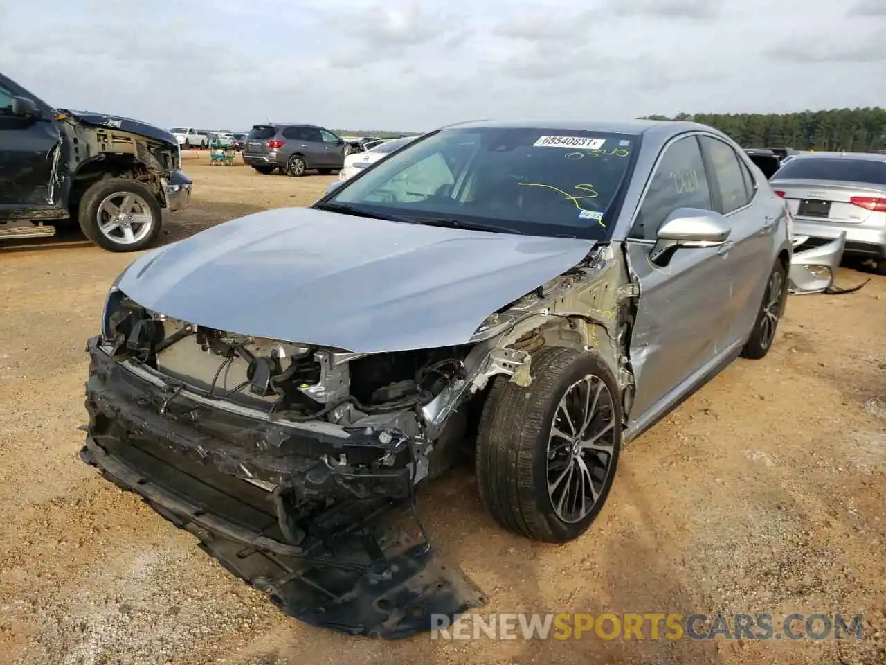 2 Photograph of a damaged car 4T1M11AK1LU890540 TOYOTA CAMRY 2020