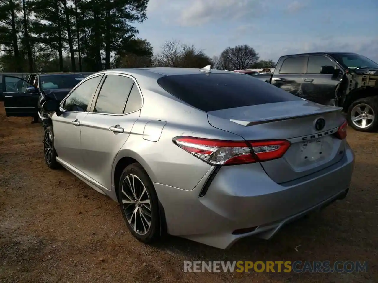 3 Photograph of a damaged car 4T1M11AK1LU890540 TOYOTA CAMRY 2020