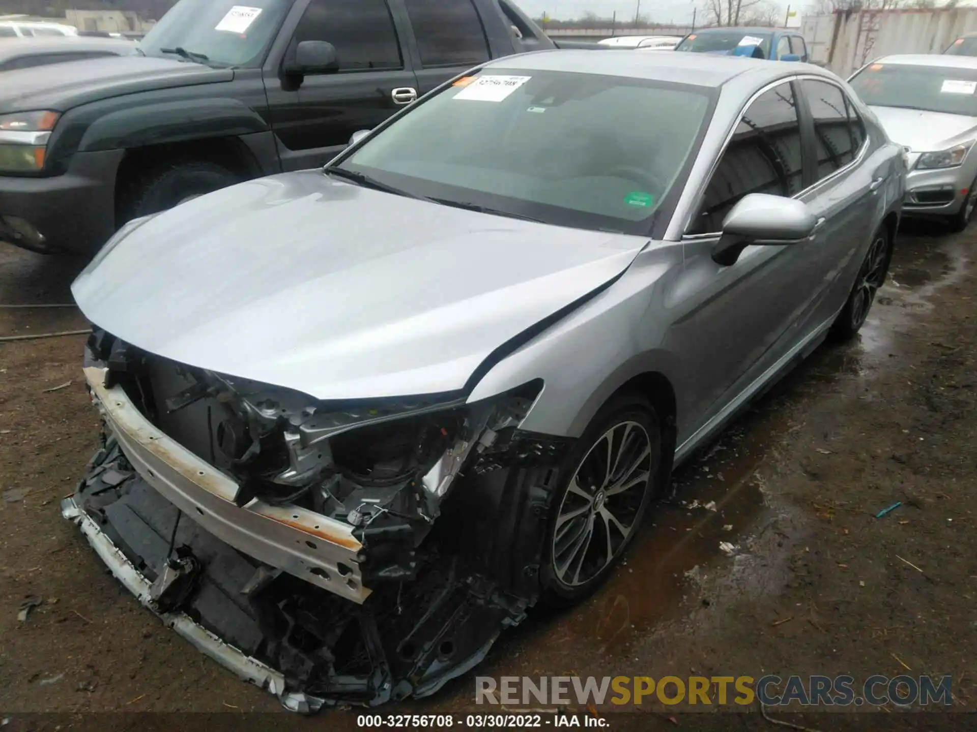 2 Photograph of a damaged car 4T1M11AK1LU900435 TOYOTA CAMRY 2020