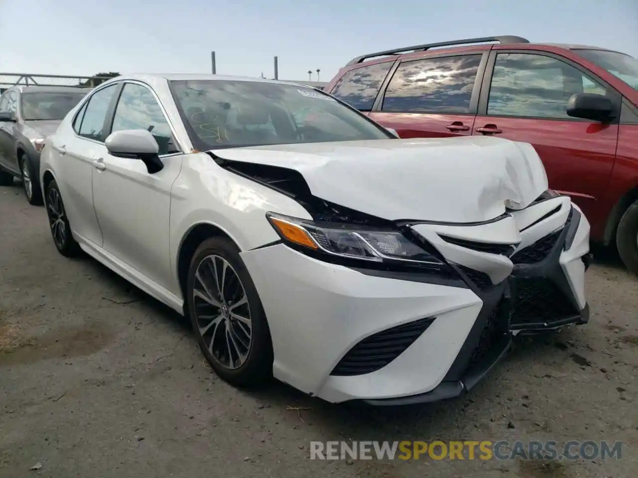 1 Photograph of a damaged car 4T1M11AK1LU908034 TOYOTA CAMRY 2020