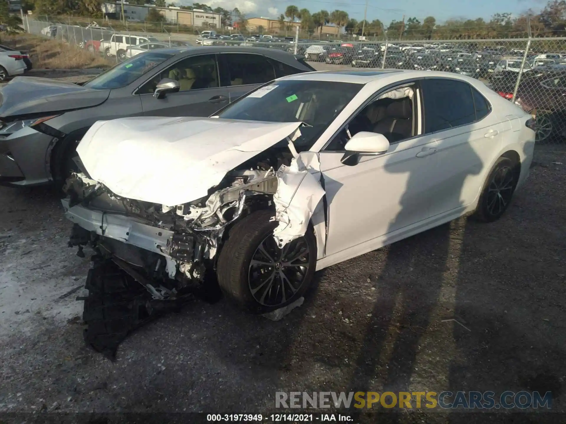 2 Photograph of a damaged car 4T1M11AK1LU933855 TOYOTA CAMRY 2020