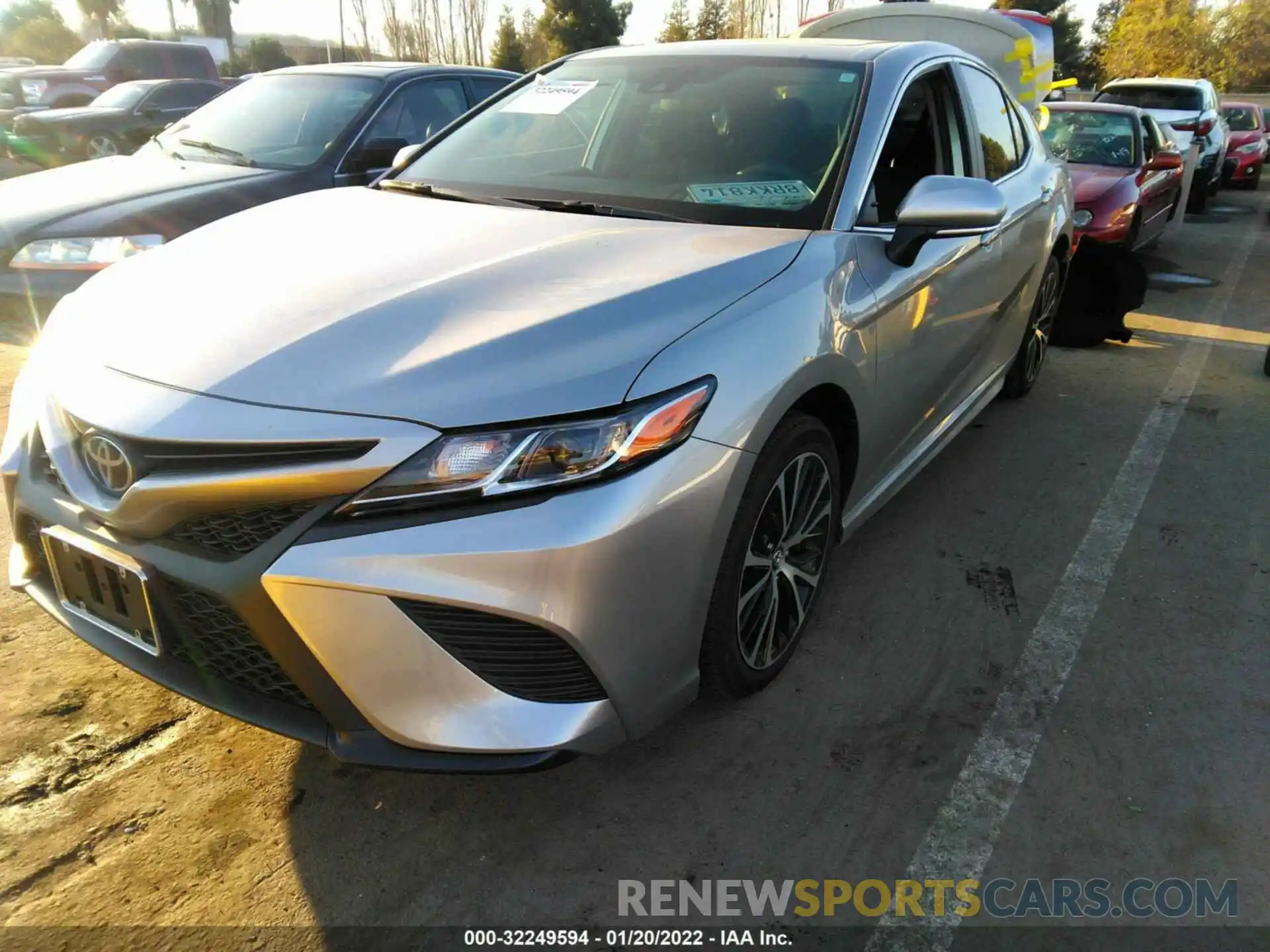 2 Photograph of a damaged car 4T1M11AK1LU935864 TOYOTA CAMRY 2020