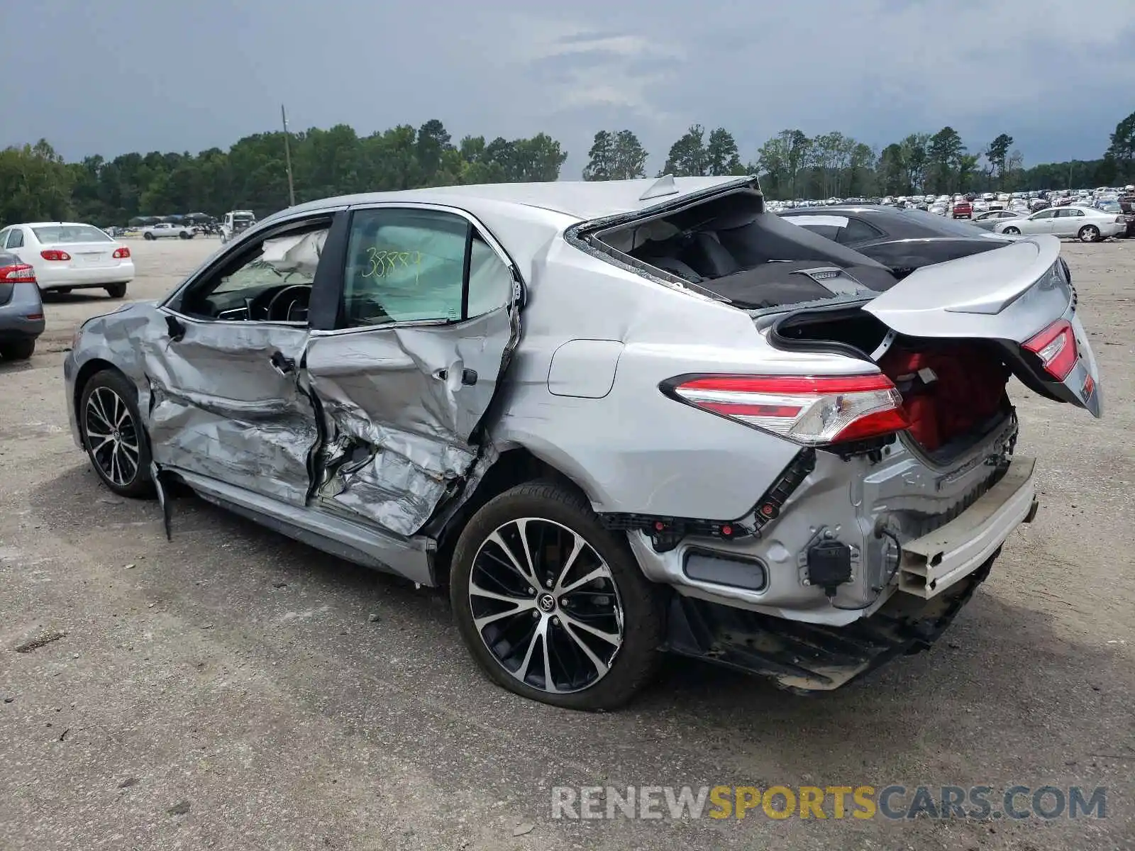 3 Photograph of a damaged car 4T1M11AK1LU936903 TOYOTA CAMRY 2020