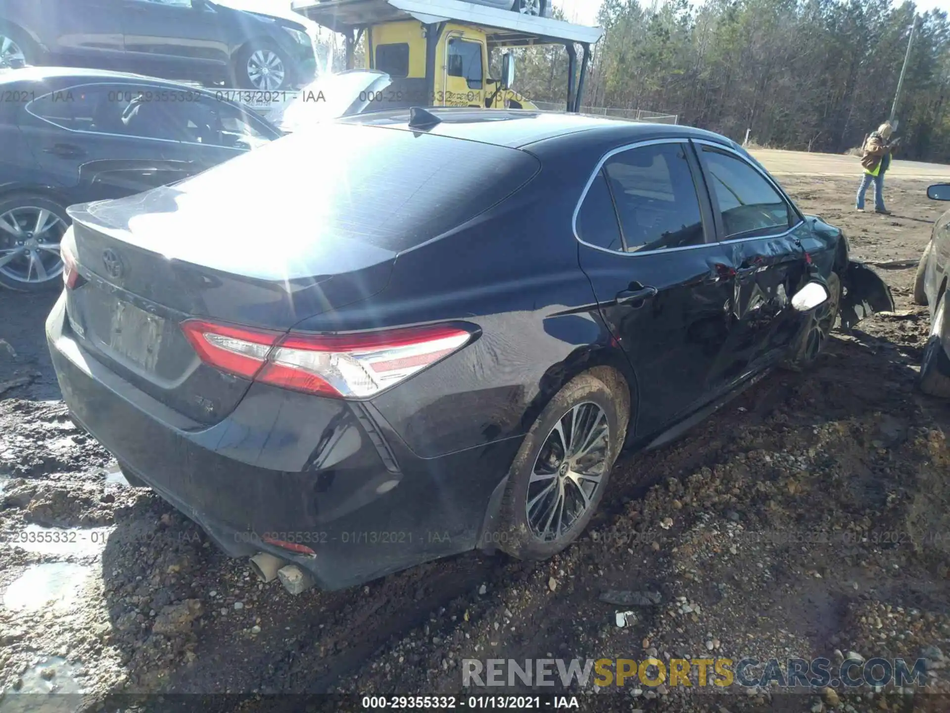 4 Photograph of a damaged car 4T1M11AK1LU963194 TOYOTA CAMRY 2020