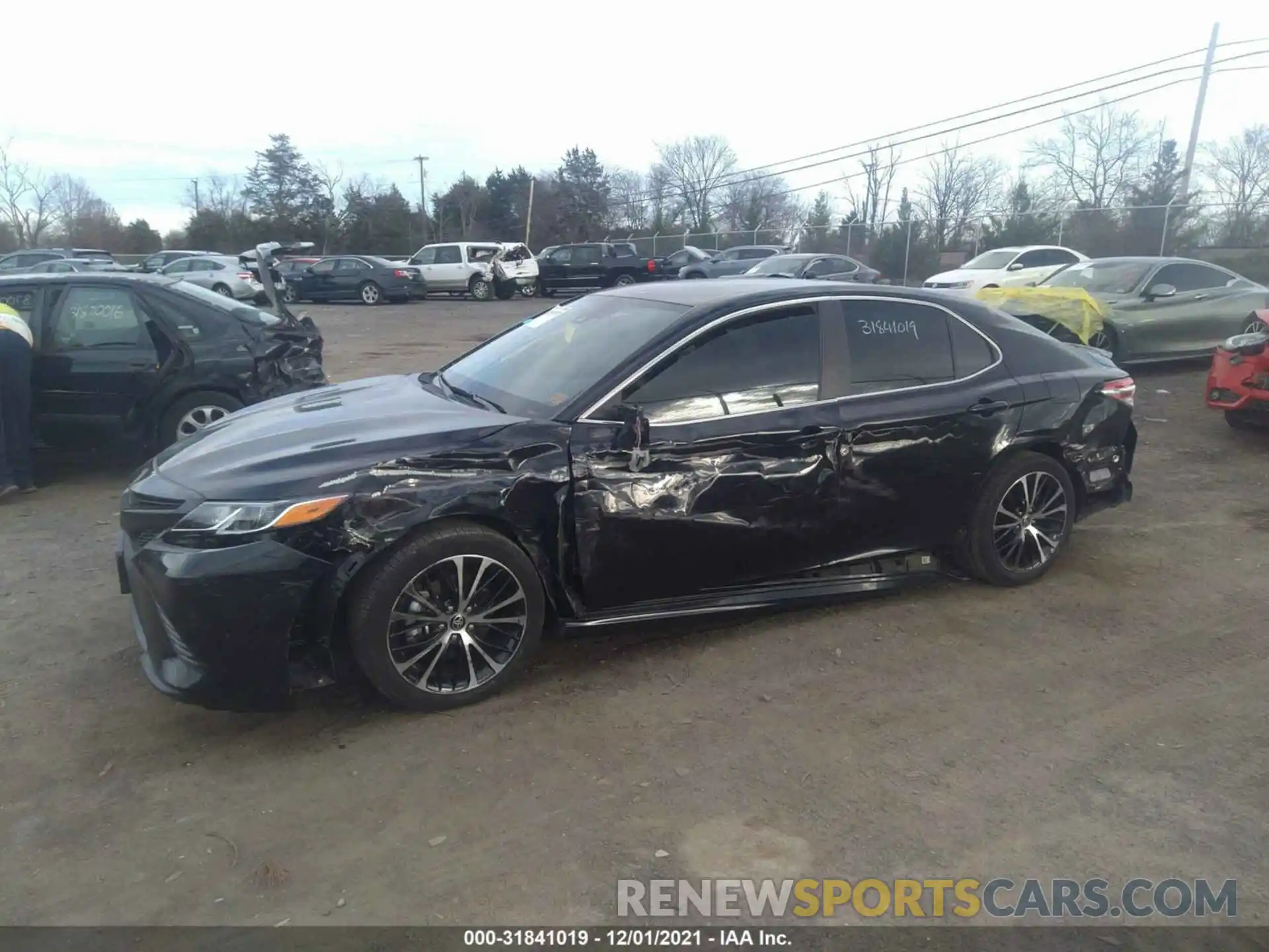 6 Photograph of a damaged car 4T1M11AK1LU975894 TOYOTA CAMRY 2020