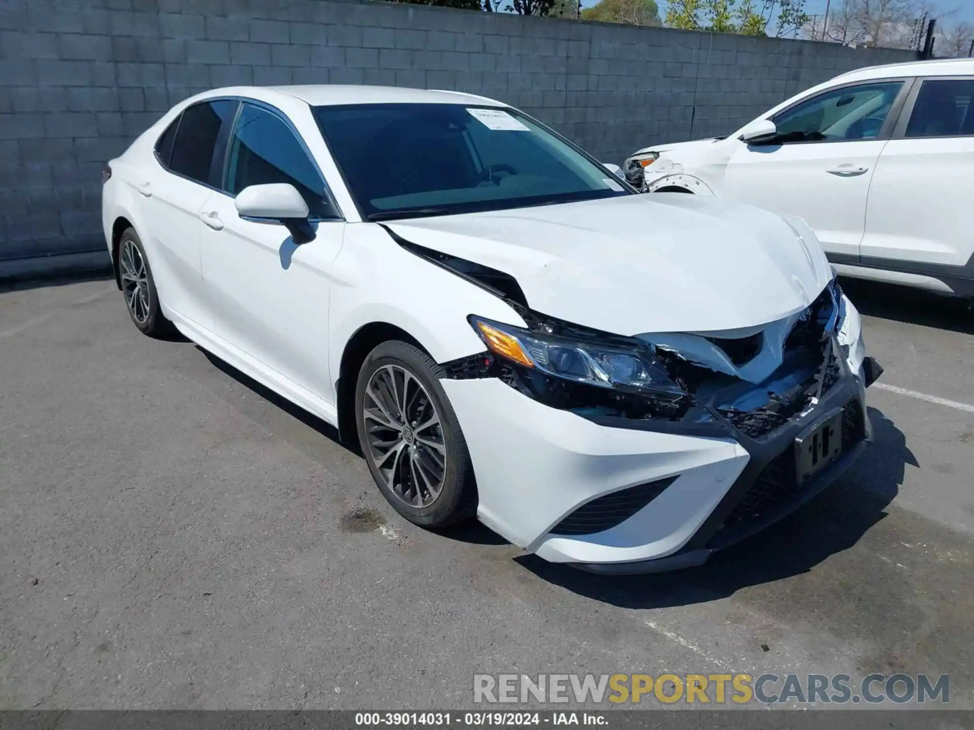 1 Photograph of a damaged car 4T1M11AK1LU978522 TOYOTA CAMRY 2020