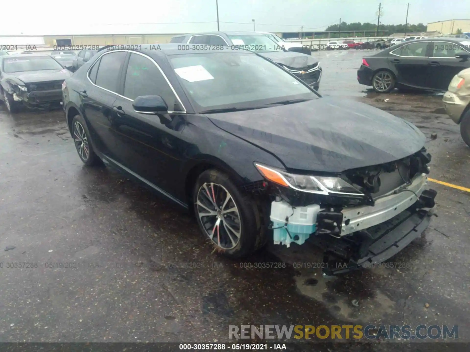 1 Photograph of a damaged car 4T1M11AK1LU990136 TOYOTA CAMRY 2020