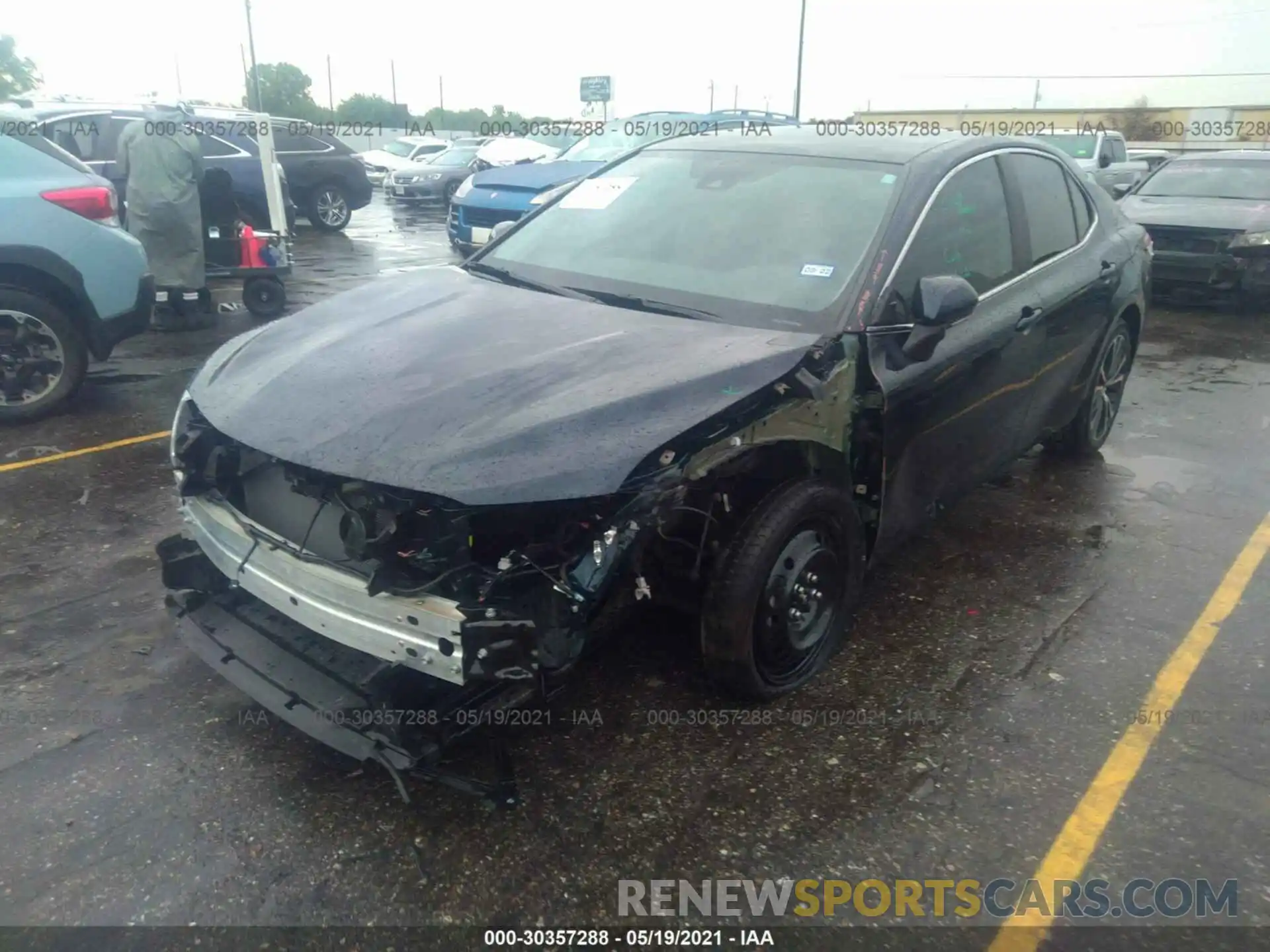 2 Photograph of a damaged car 4T1M11AK1LU990136 TOYOTA CAMRY 2020