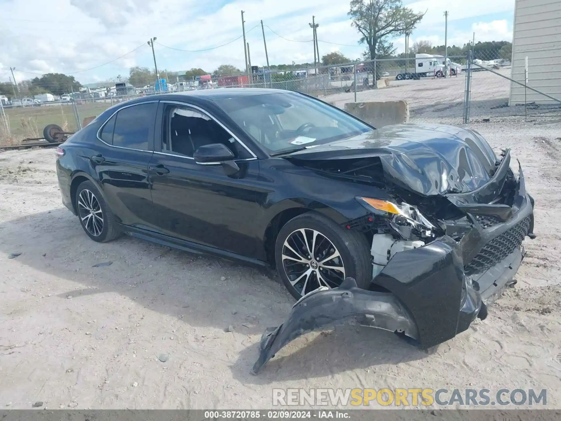 1 Photograph of a damaged car 4T1M11AK1LU991402 TOYOTA CAMRY 2020