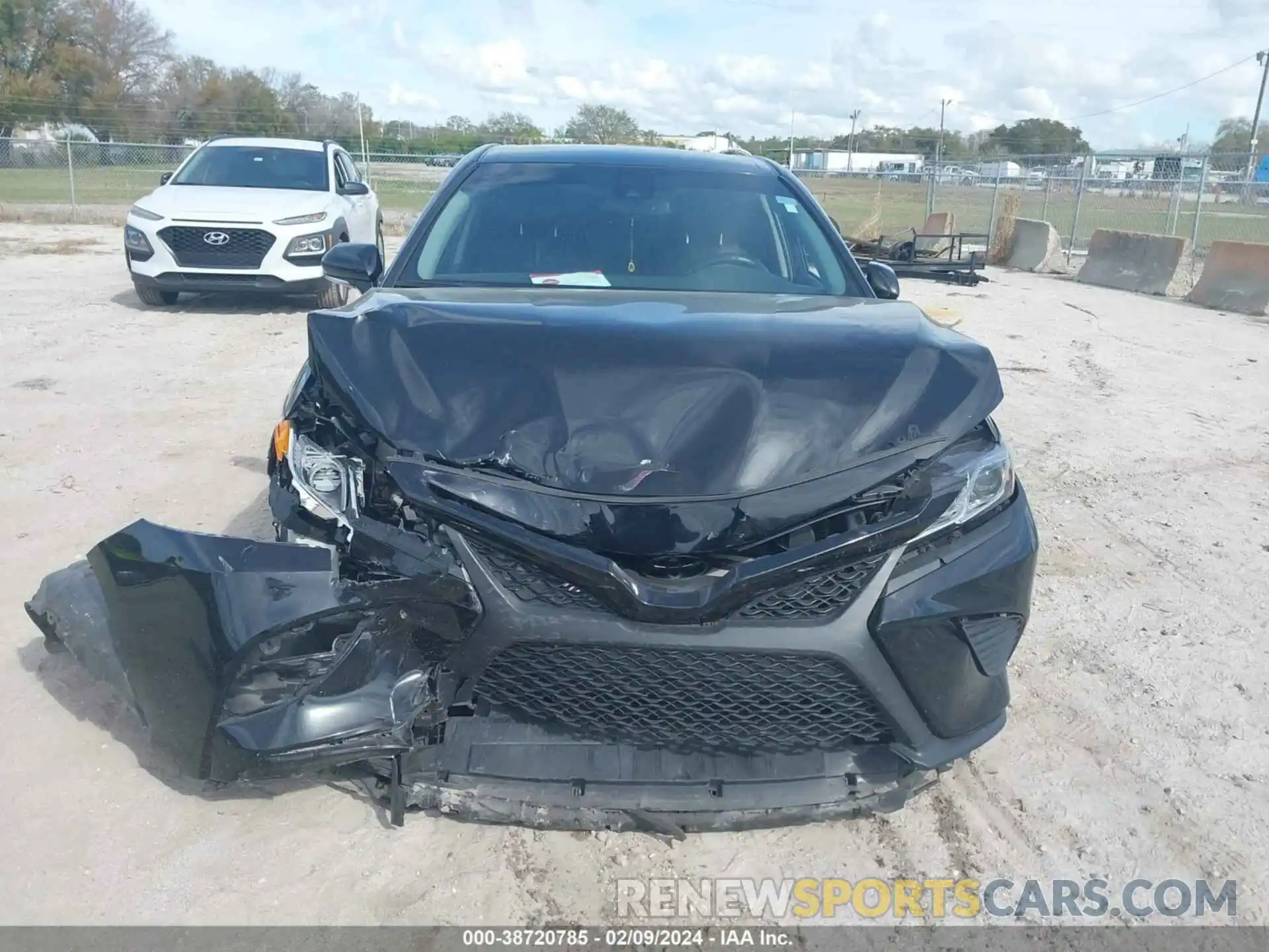 12 Photograph of a damaged car 4T1M11AK1LU991402 TOYOTA CAMRY 2020