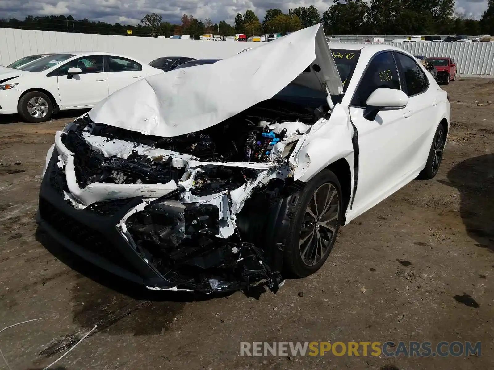 2 Photograph of a damaged car 4T1M11AK2LU319512 TOYOTA CAMRY 2020