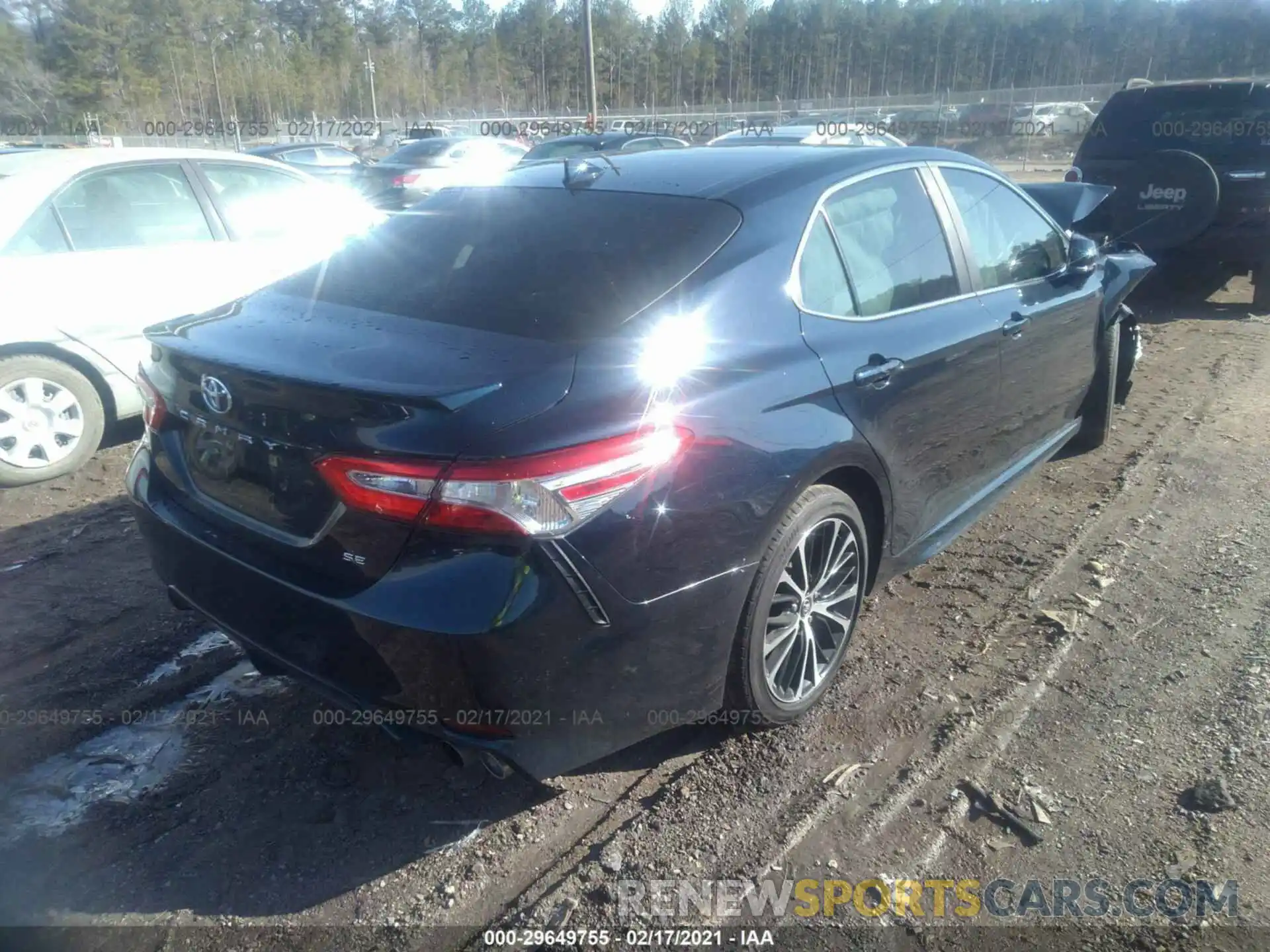 4 Photograph of a damaged car 4T1M11AK2LU320577 TOYOTA CAMRY 2020