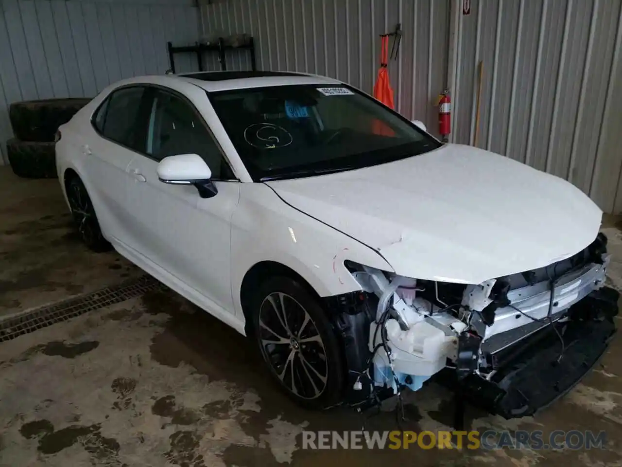 1 Photograph of a damaged car 4T1M11AK2LU323429 TOYOTA CAMRY 2020