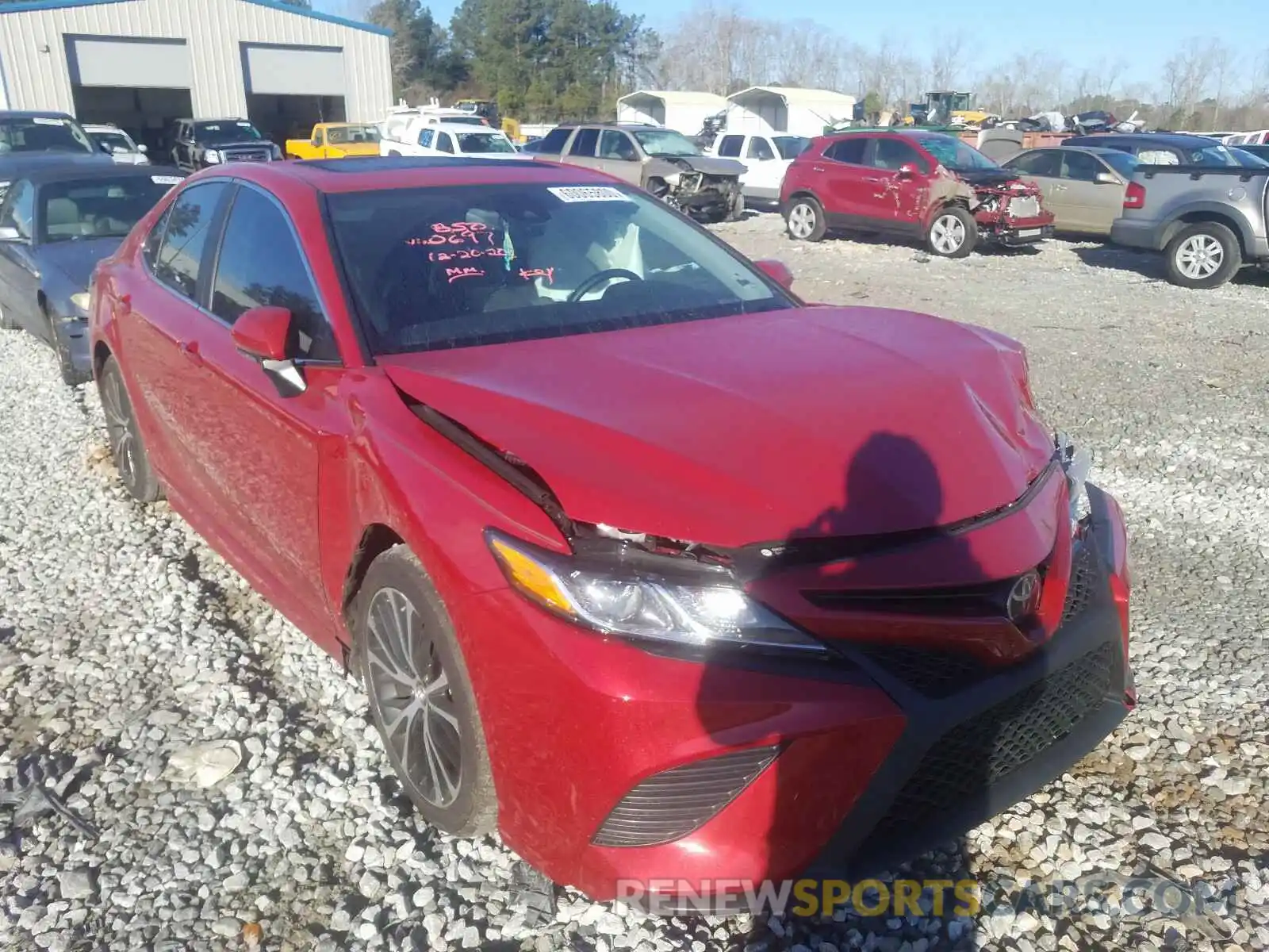 1 Photograph of a damaged car 4T1M11AK2LU340697 TOYOTA CAMRY 2020