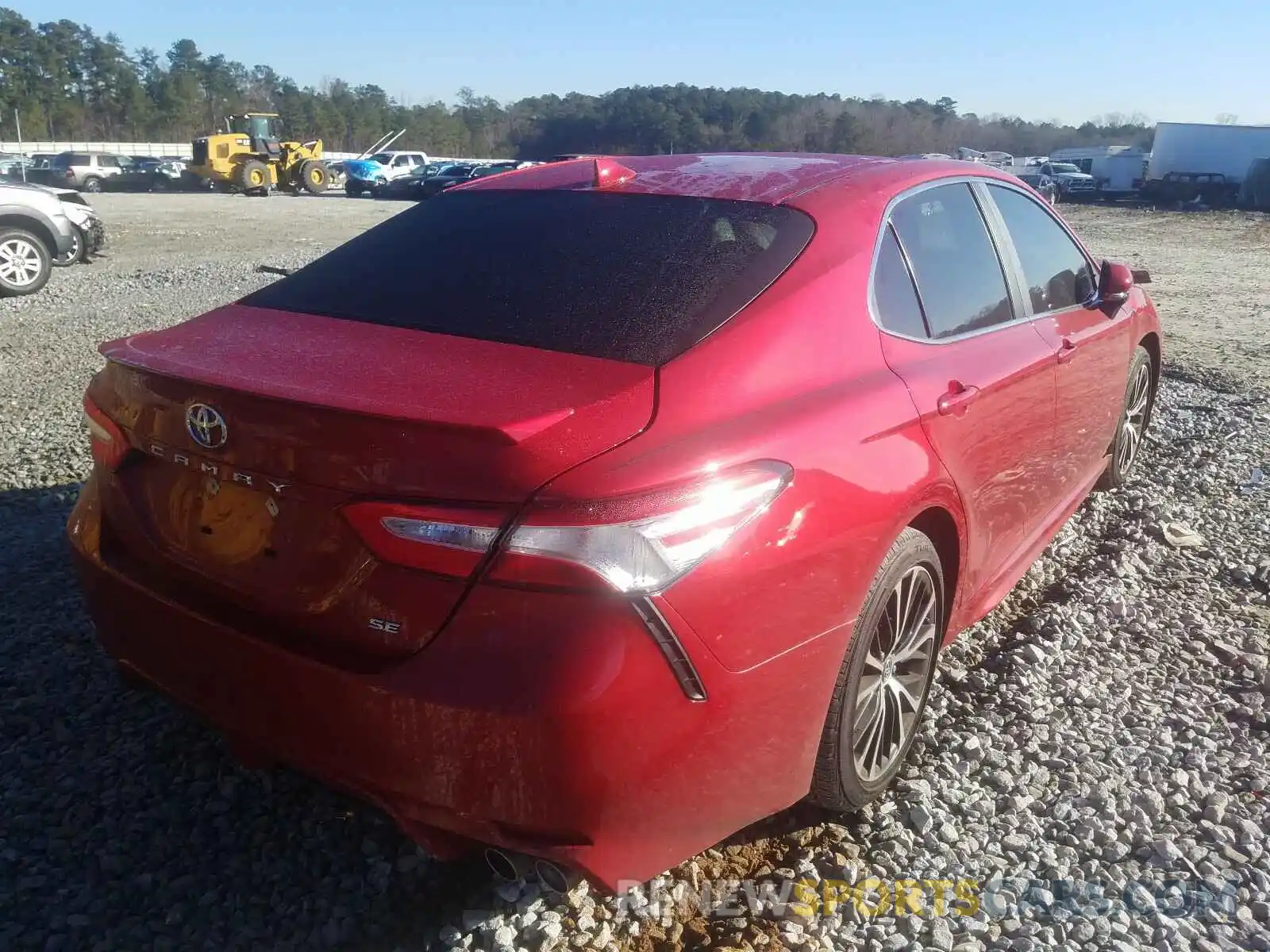 4 Photograph of a damaged car 4T1M11AK2LU340697 TOYOTA CAMRY 2020