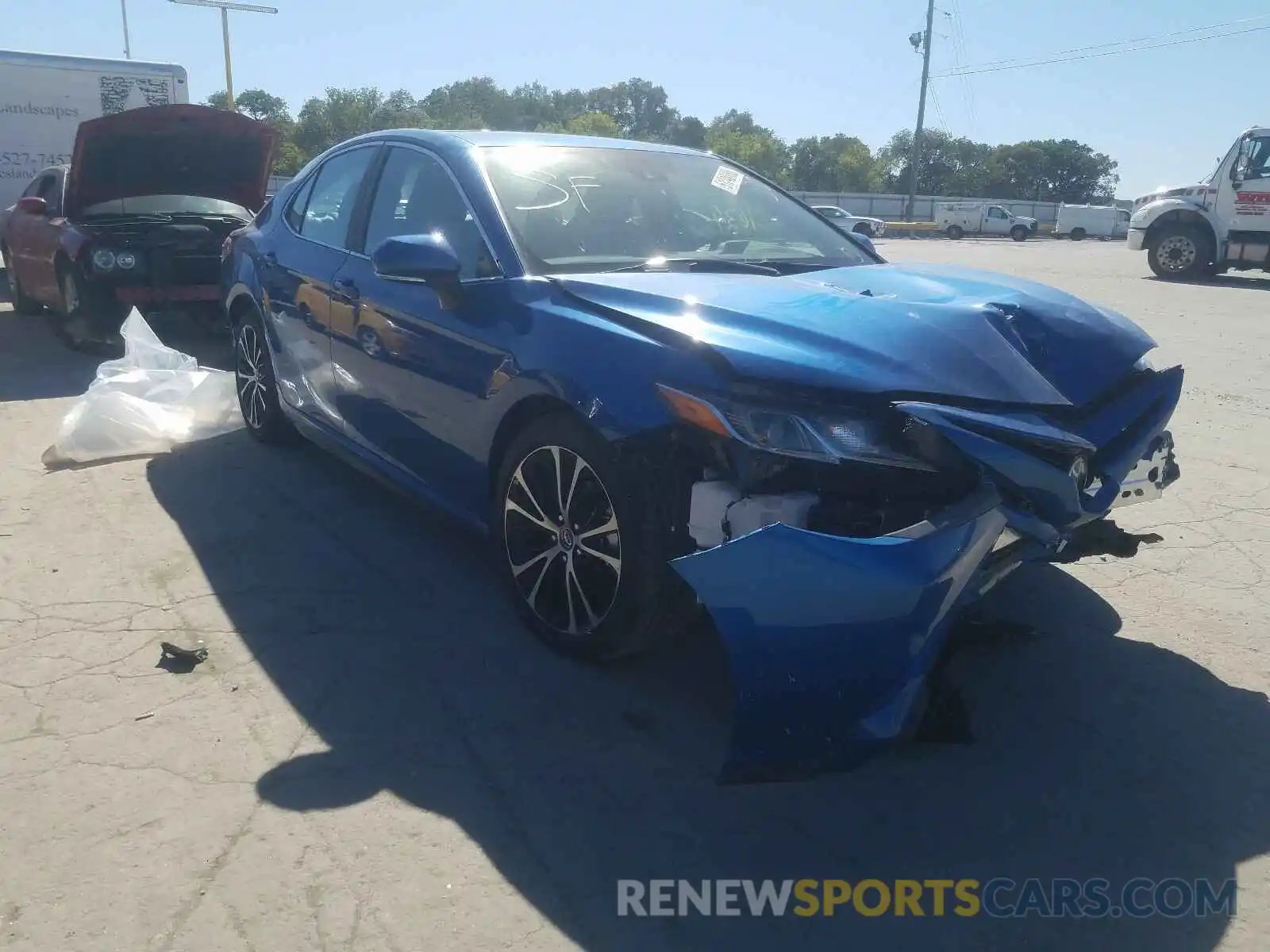 1 Photograph of a damaged car 4T1M11AK2LU347746 TOYOTA CAMRY 2020