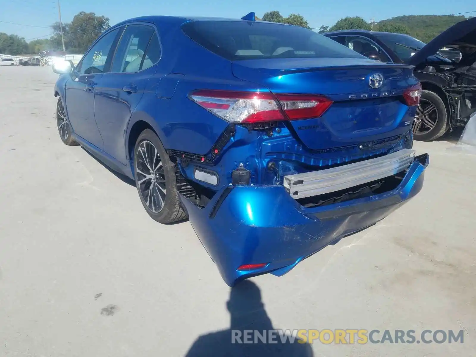 3 Photograph of a damaged car 4T1M11AK2LU347746 TOYOTA CAMRY 2020