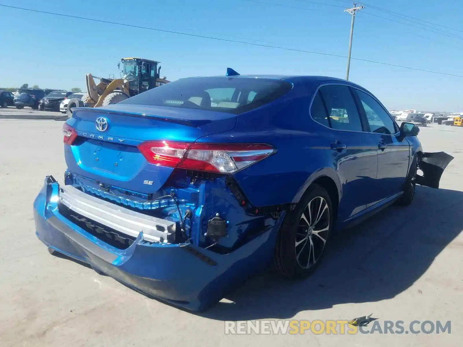 4 Photograph of a damaged car 4T1M11AK2LU347746 TOYOTA CAMRY 2020