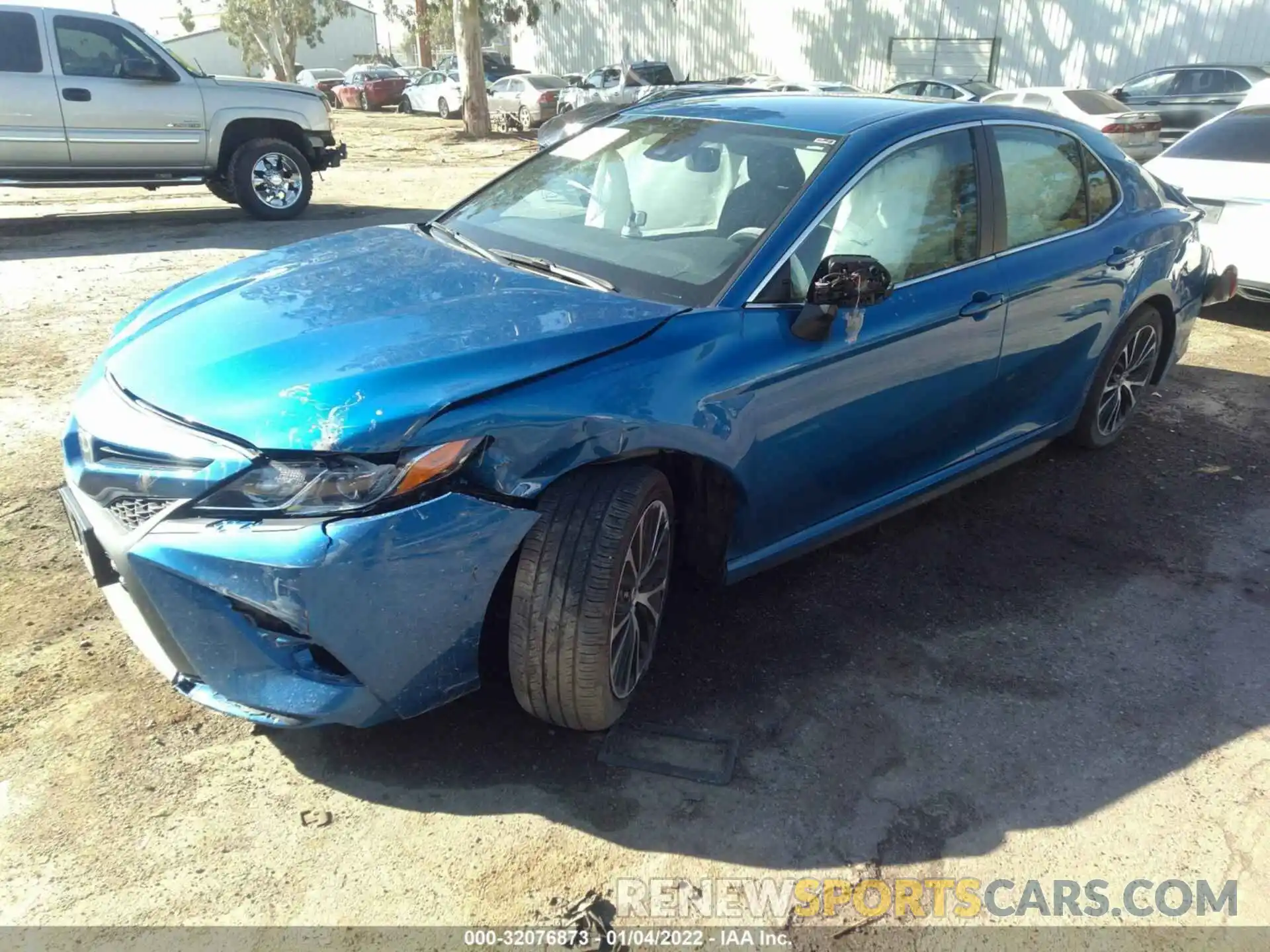 2 Photograph of a damaged car 4T1M11AK2LU349481 TOYOTA CAMRY 2020