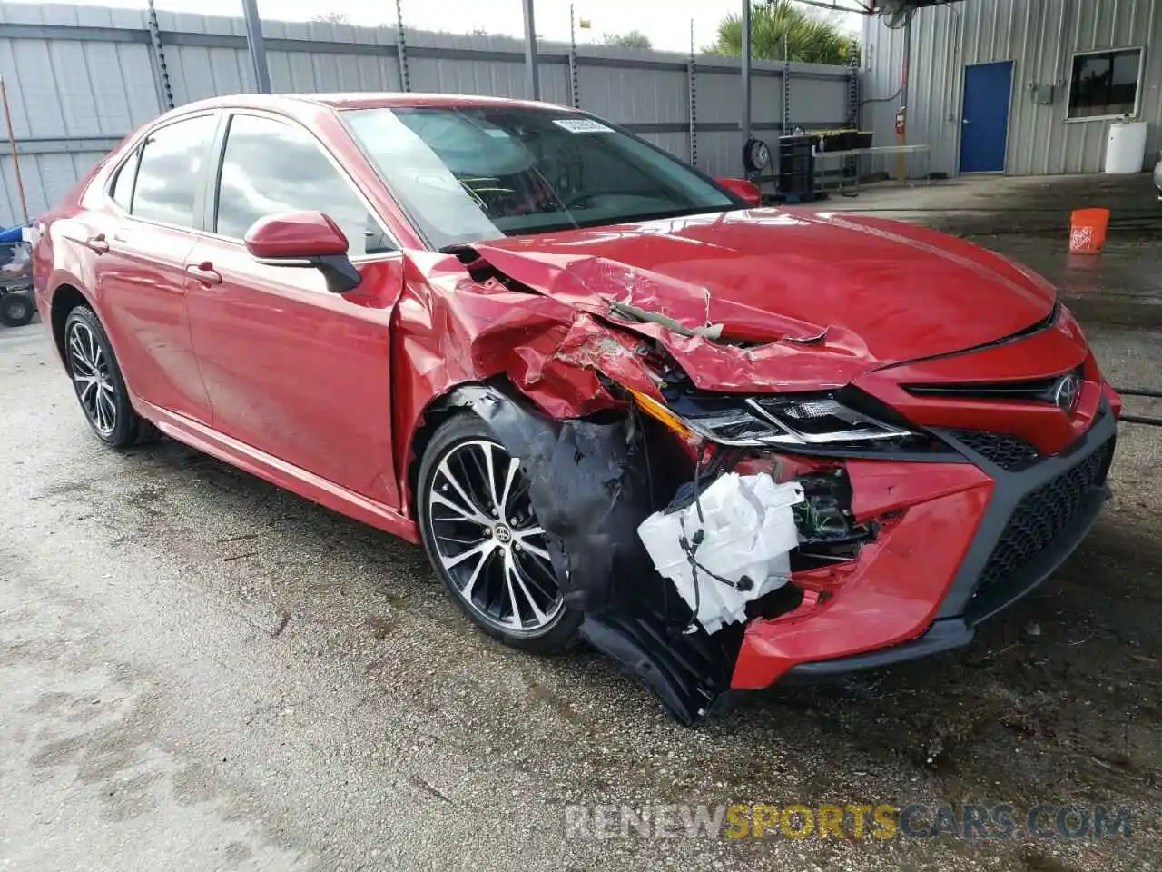 1 Photograph of a damaged car 4T1M11AK2LU373652 TOYOTA CAMRY 2020