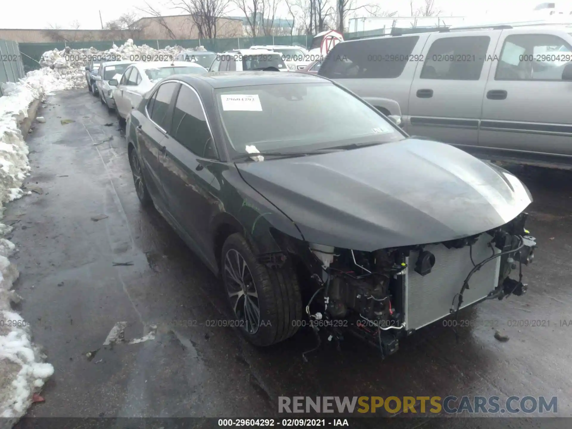 1 Photograph of a damaged car 4T1M11AK2LU387082 TOYOTA CAMRY 2020