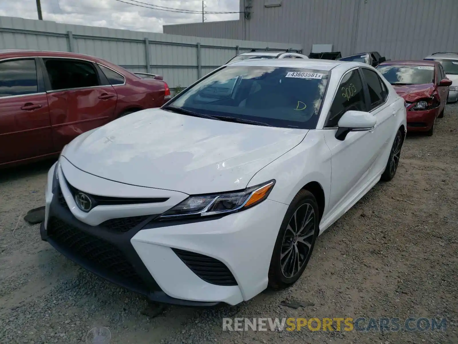 2 Photograph of a damaged car 4T1M11AK2LU502814 TOYOTA CAMRY 2020