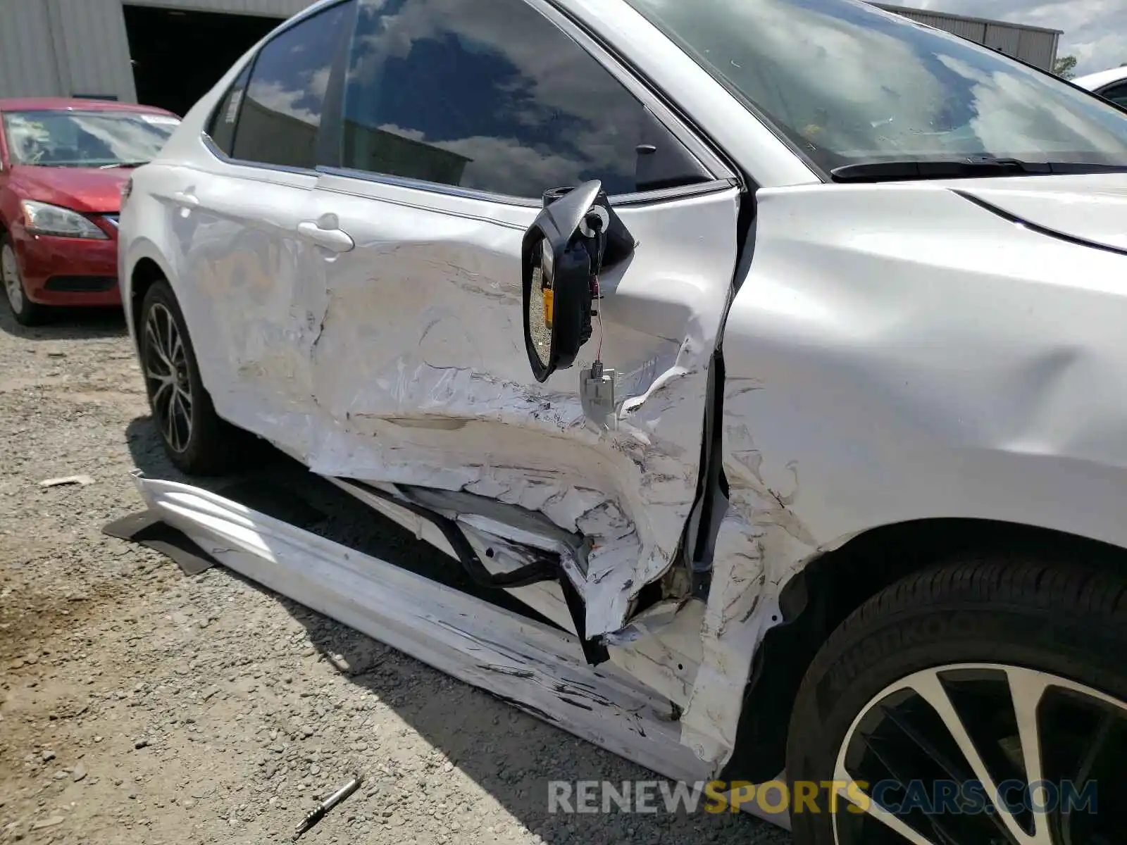 9 Photograph of a damaged car 4T1M11AK2LU502814 TOYOTA CAMRY 2020