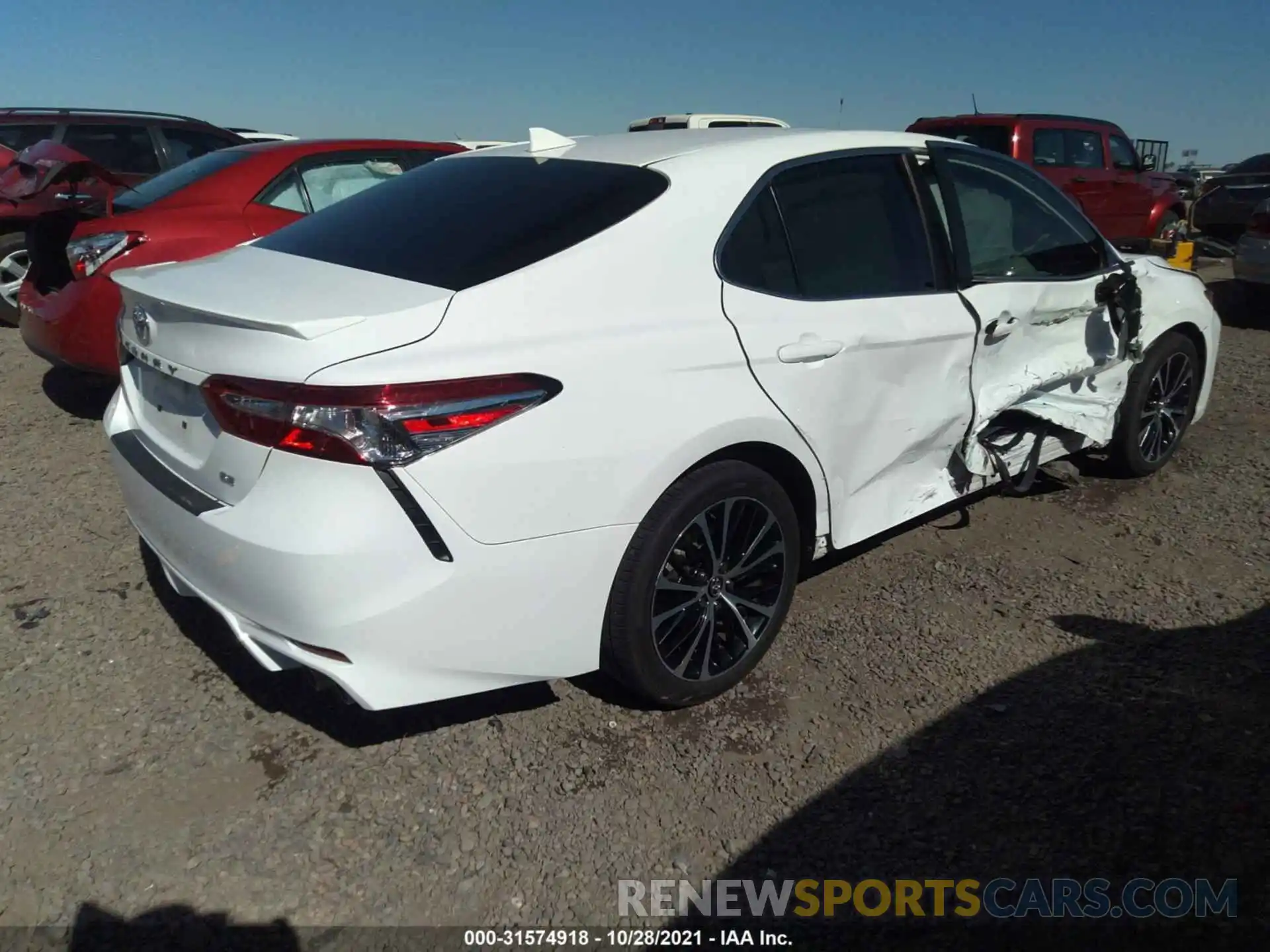 4 Photograph of a damaged car 4T1M11AK2LU859331 TOYOTA CAMRY 2020