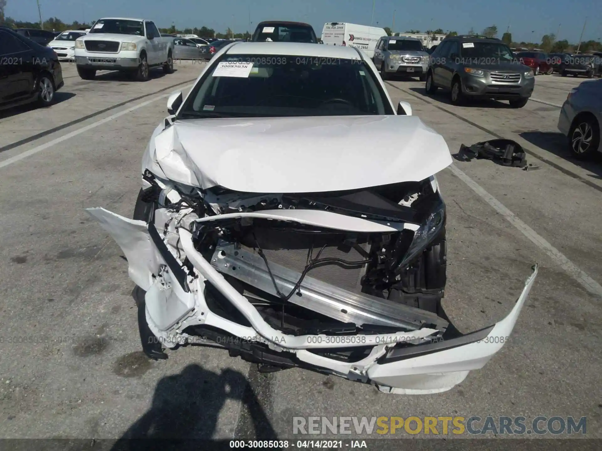 6 Photograph of a damaged car 4T1M11AK2LU872872 TOYOTA CAMRY 2020