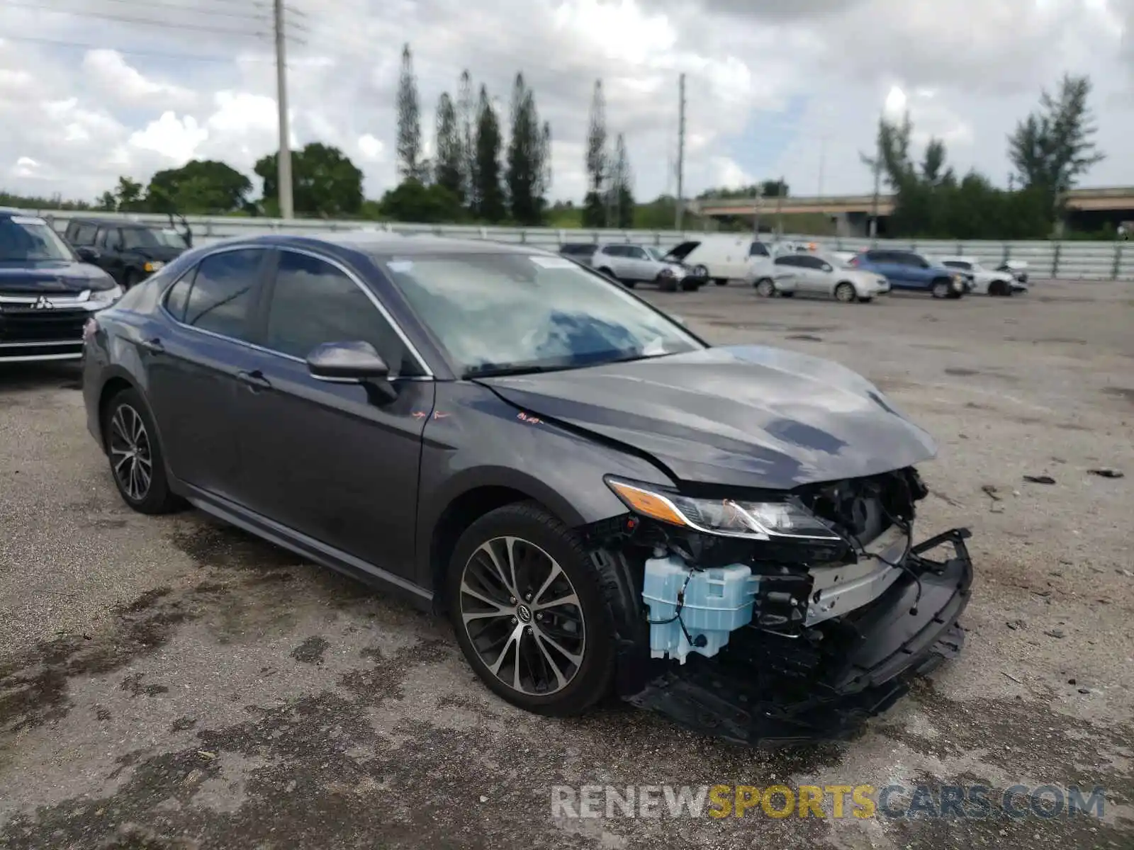 1 Photograph of a damaged car 4T1M11AK2LU884004 TOYOTA CAMRY 2020