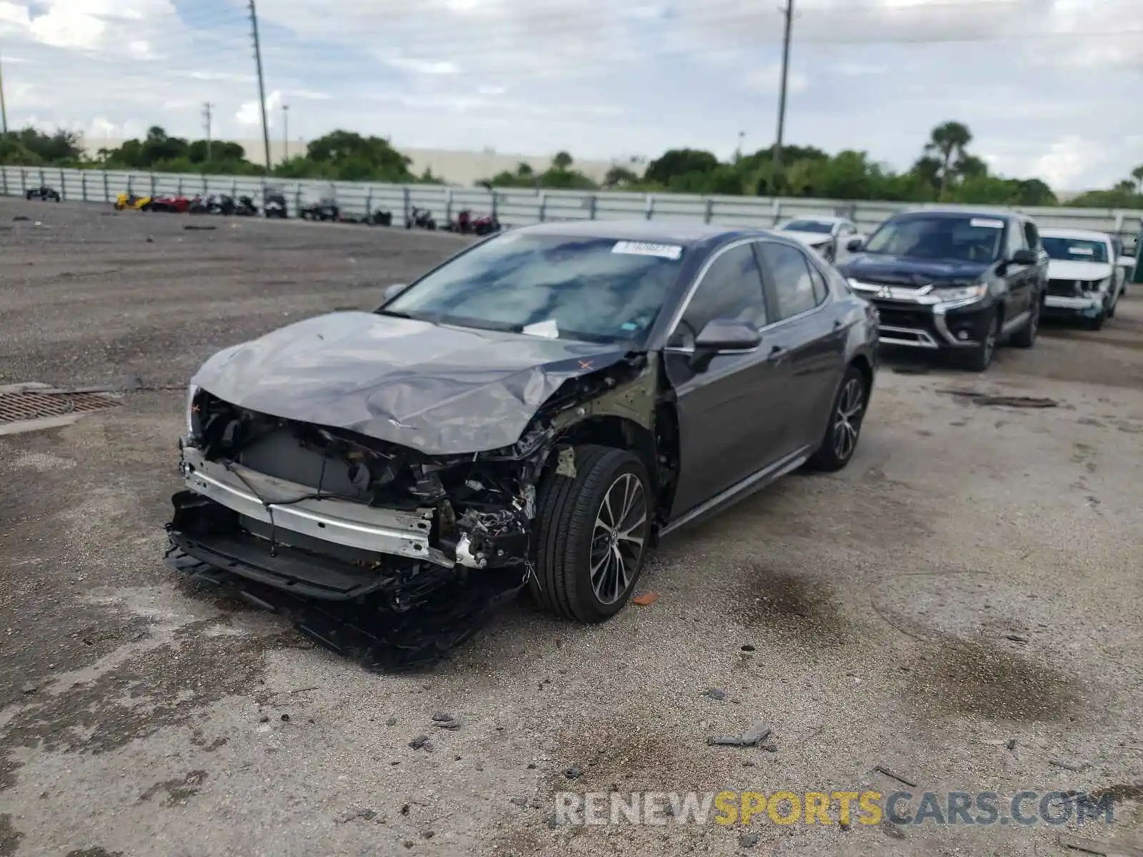 2 Photograph of a damaged car 4T1M11AK2LU884004 TOYOTA CAMRY 2020