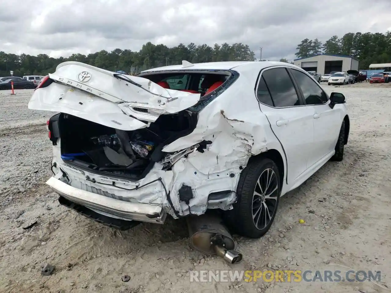 4 Photograph of a damaged car 4T1M11AK2LU884049 TOYOTA CAMRY 2020