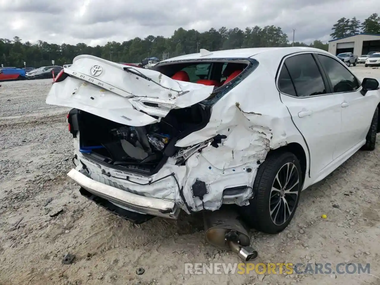 9 Photograph of a damaged car 4T1M11AK2LU884049 TOYOTA CAMRY 2020