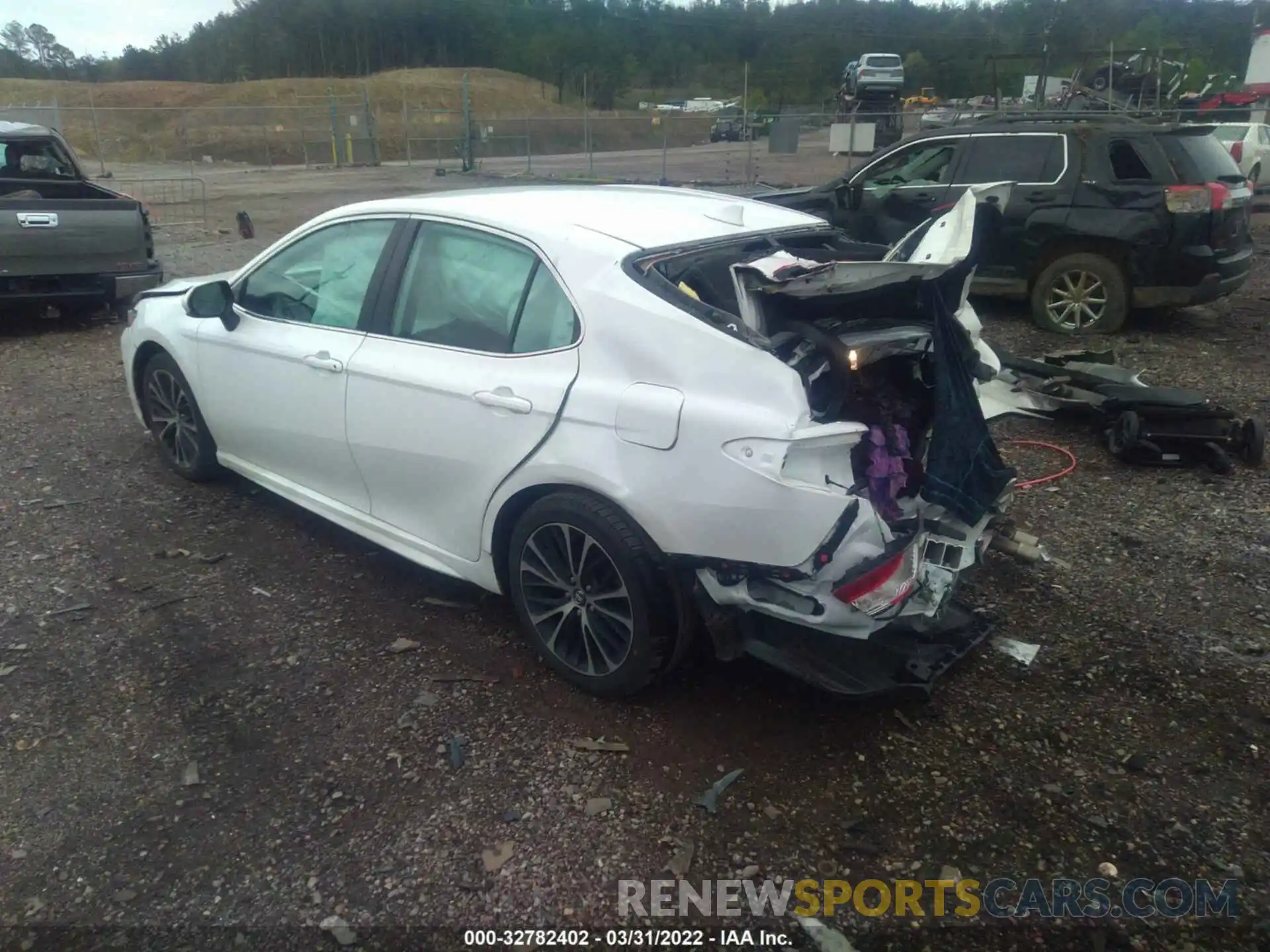 3 Photograph of a damaged car 4T1M11AK2LU894919 TOYOTA CAMRY 2020