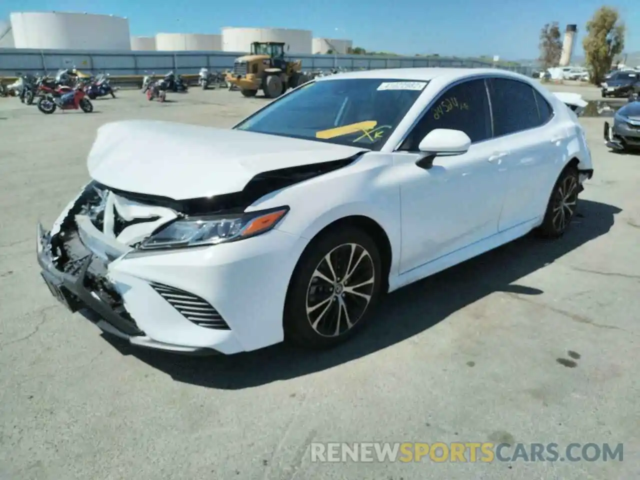 2 Photograph of a damaged car 4T1M11AK2LU905644 TOYOTA CAMRY 2020