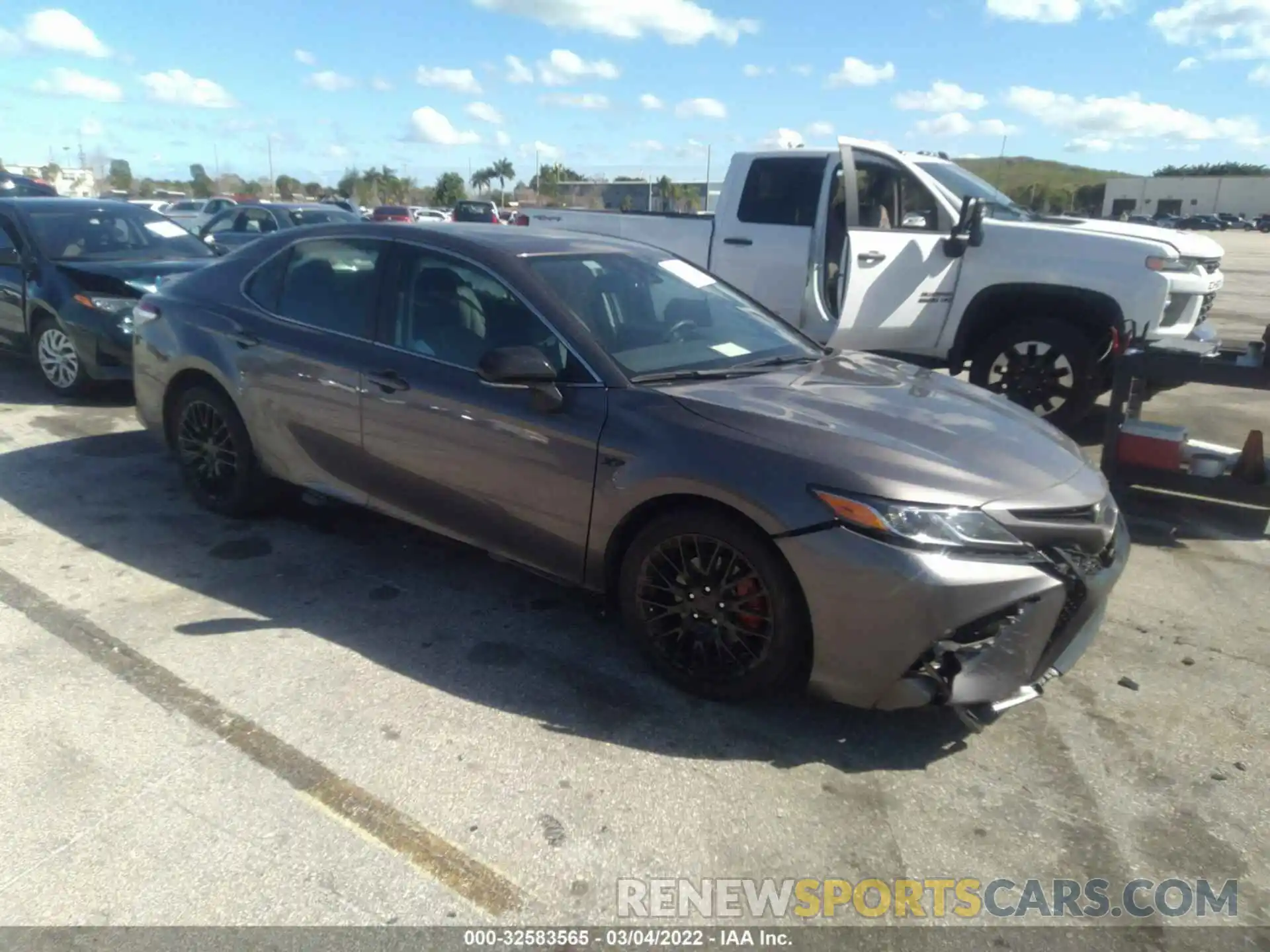 1 Photograph of a damaged car 4T1M11AK2LU921245 TOYOTA CAMRY 2020