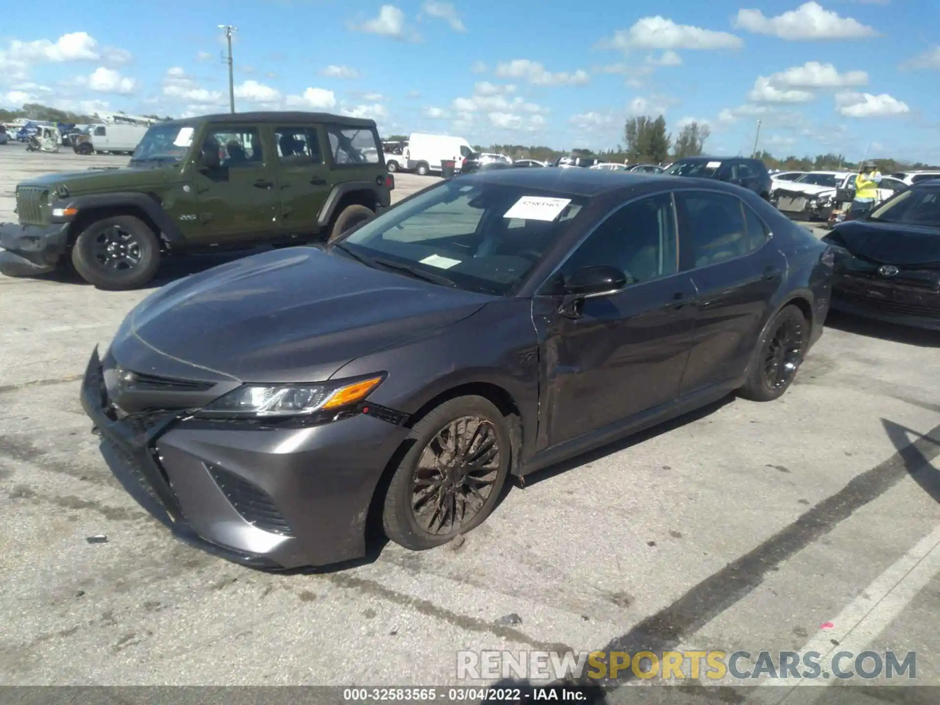 2 Photograph of a damaged car 4T1M11AK2LU921245 TOYOTA CAMRY 2020