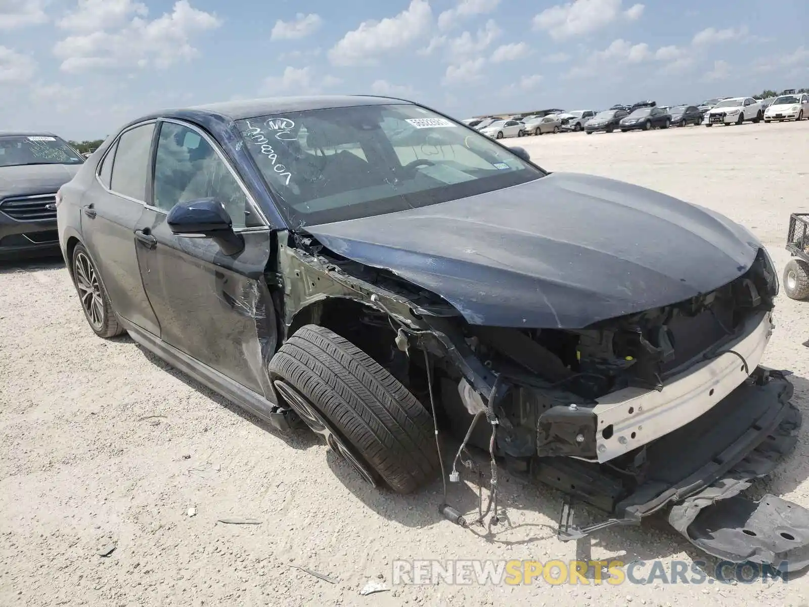 1 Photograph of a damaged car 4T1M11AK2LU925568 TOYOTA CAMRY 2020