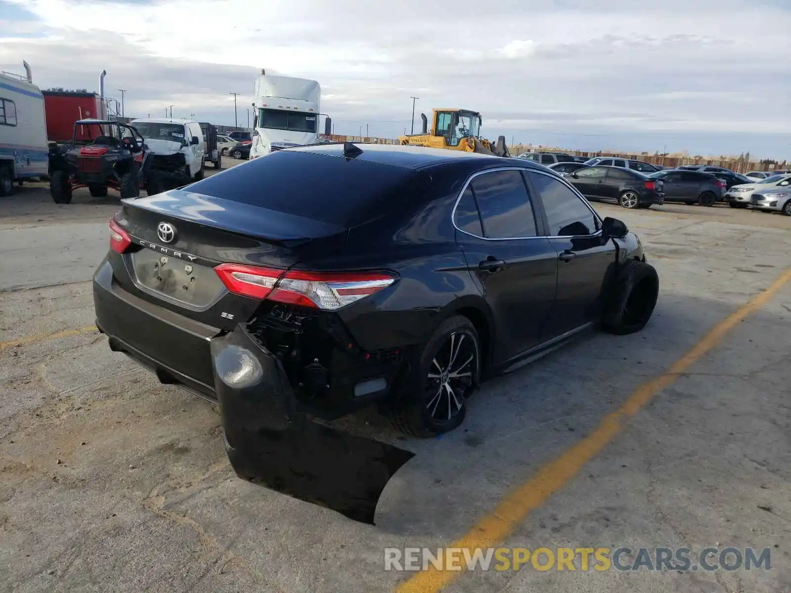 4 Photograph of a damaged car 4T1M11AK2LU960269 TOYOTA CAMRY 2020