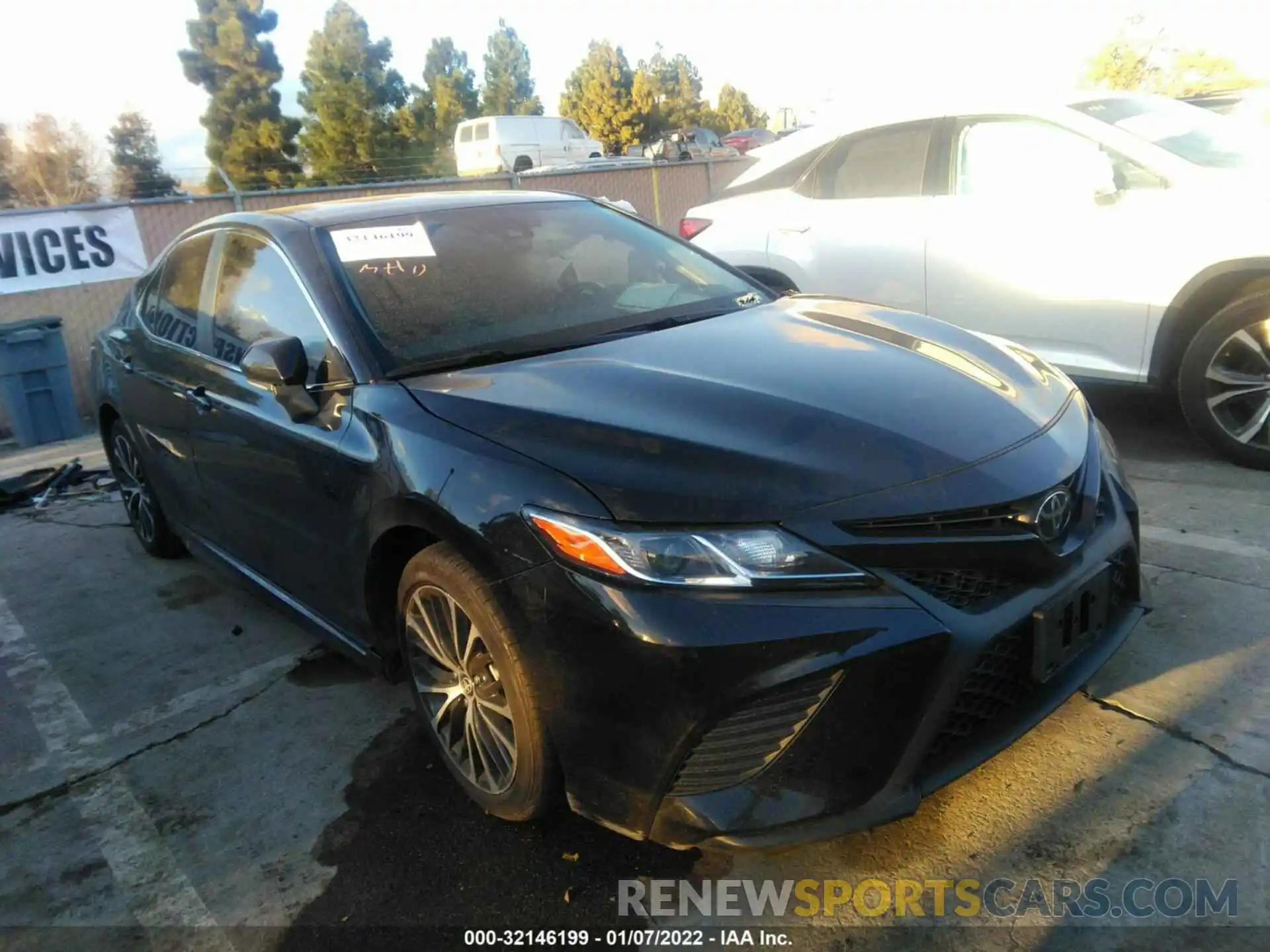 1 Photograph of a damaged car 4T1M11AK2LU967495 TOYOTA CAMRY 2020