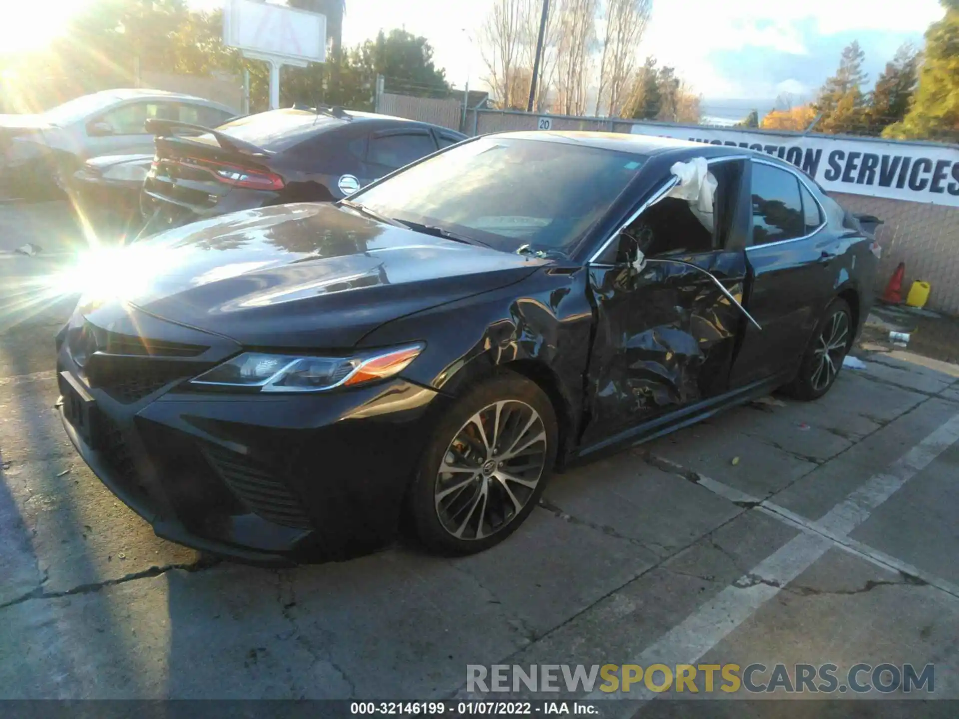 2 Photograph of a damaged car 4T1M11AK2LU967495 TOYOTA CAMRY 2020