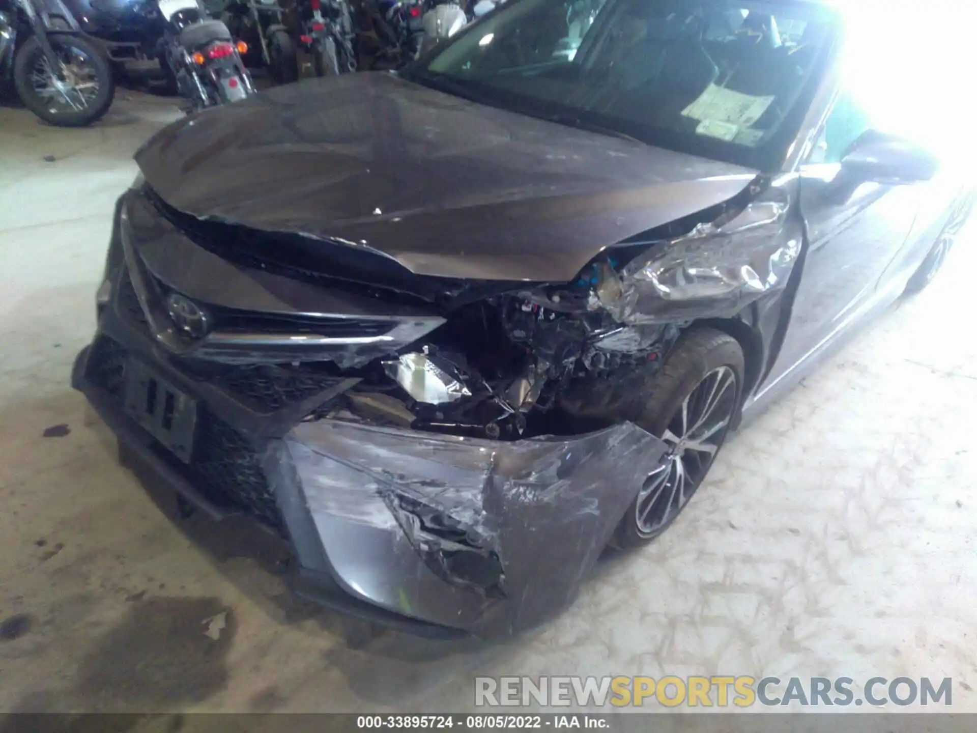 6 Photograph of a damaged car 4T1M11AK2LU986855 TOYOTA CAMRY 2020