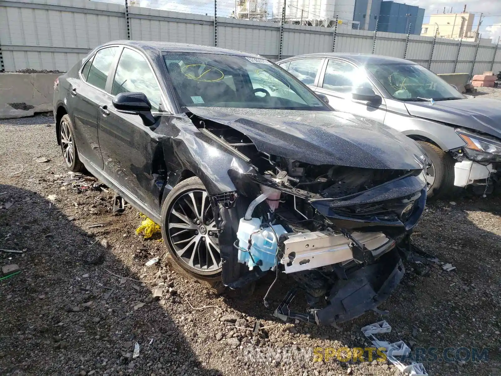 1 Photograph of a damaged car 4T1M11AK3LU320099 TOYOTA CAMRY 2020